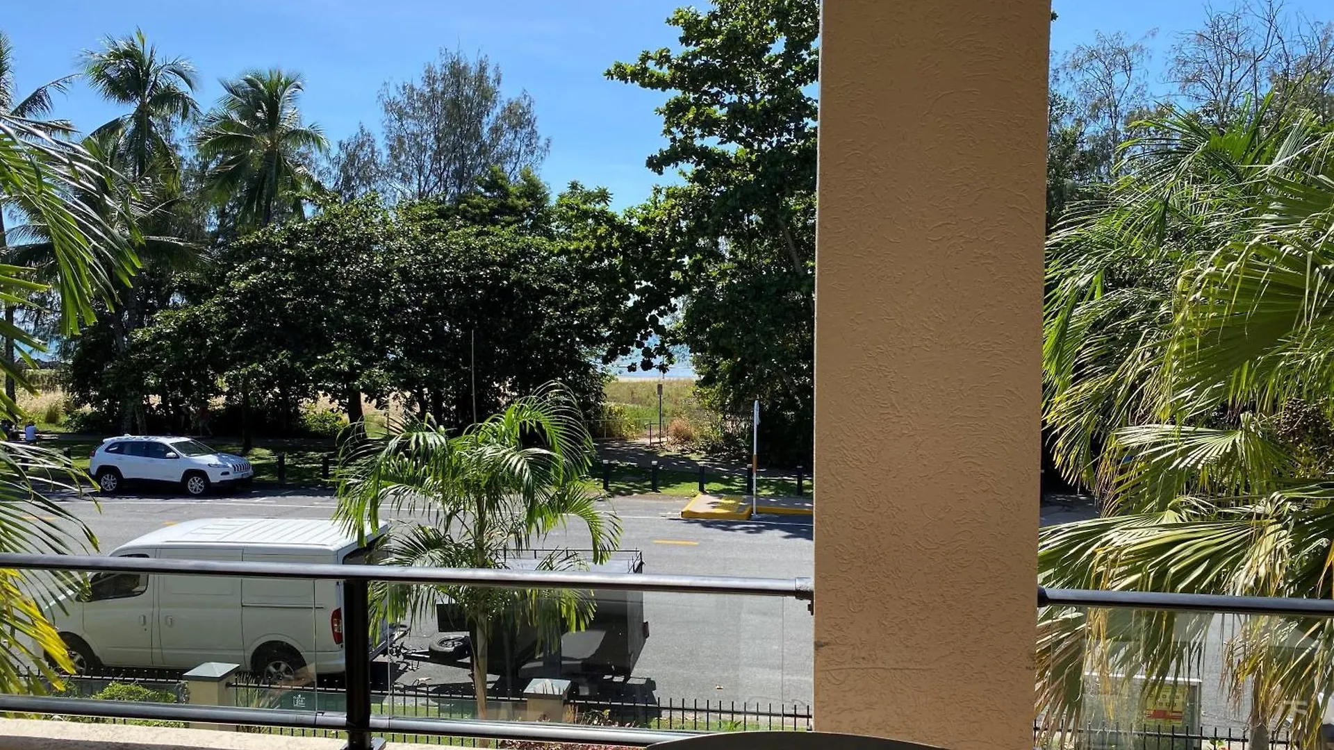 Mediterranean Beachfront Apartments Yorkeys Knob