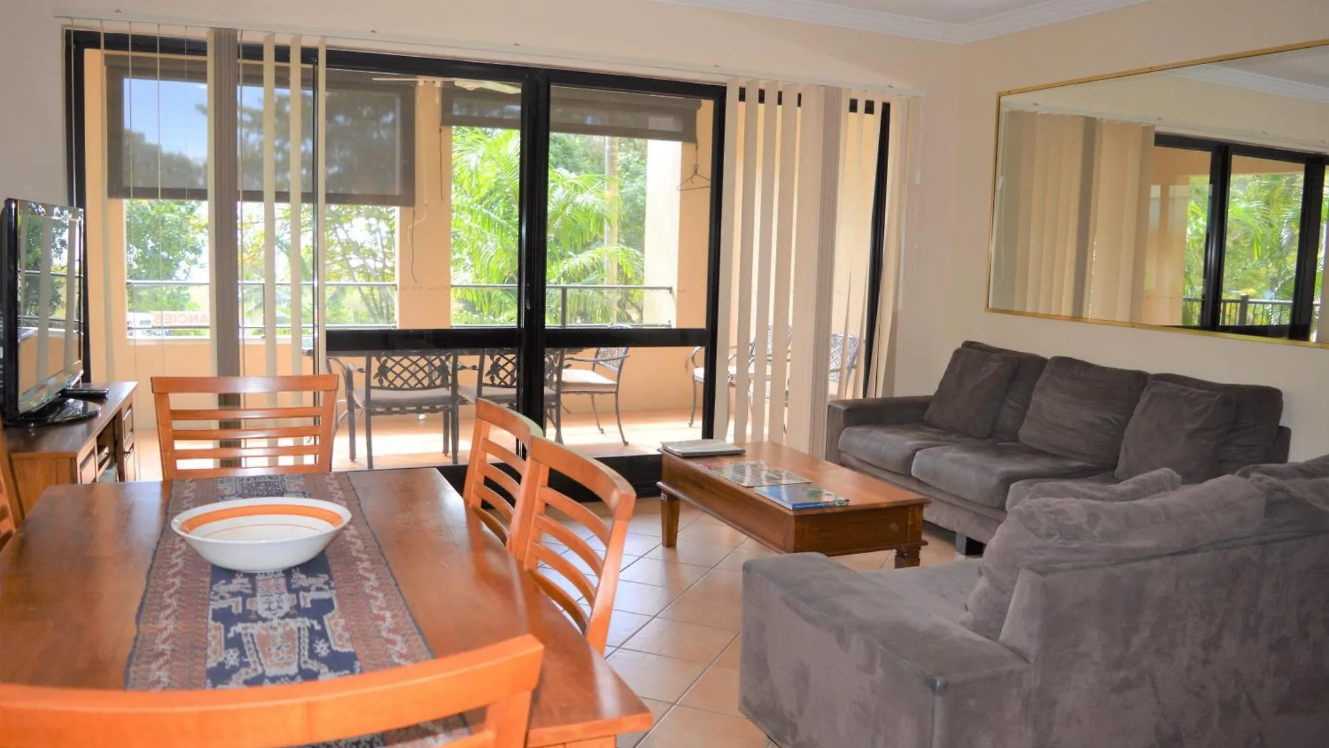 Mediterranean Beachfront Apartments Yorkeys Knob Australia