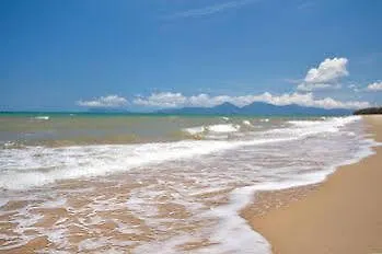 Mediterranean Beachfront Apartments Yorkeys Knob